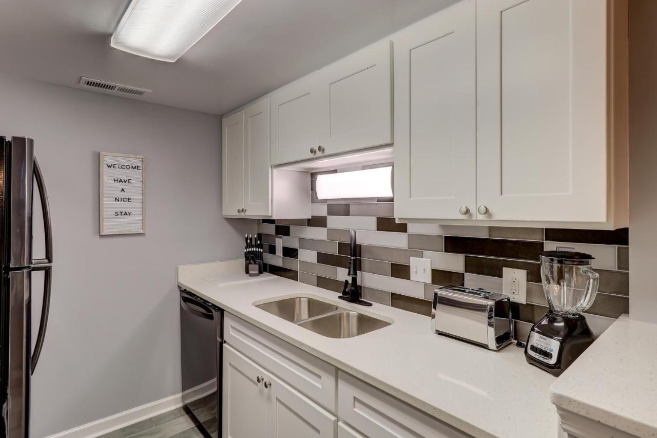 #111 Elaborate Condo Ideal Location 2Brm/2 Parking Hilton Head Island Esterno foto